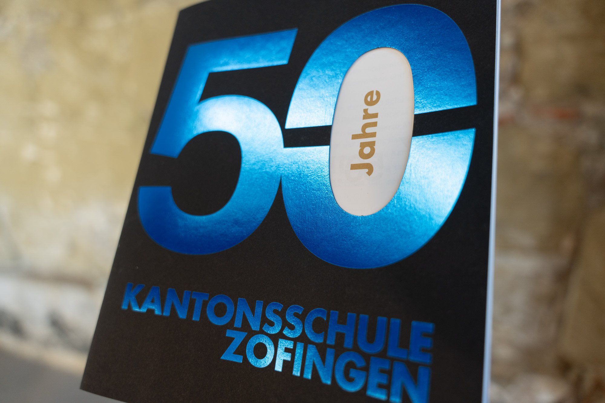 Kantonsschule-Zofingen-Jubilaeumsbuch-Vorderseite-Glanz.jpg Kantonsschule-Zofingen-Jubilaeumsbuch-Vorderseite-Glanz.jpg